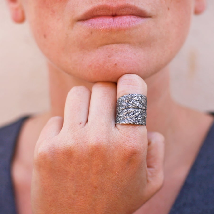 anillo de plata hecho a mano